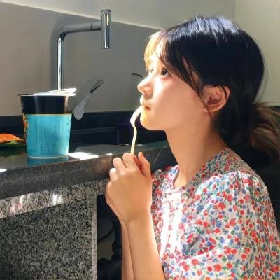 彩象岛的女孩儿